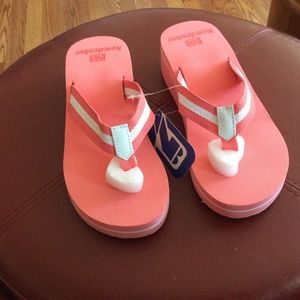 newdenber flip flops